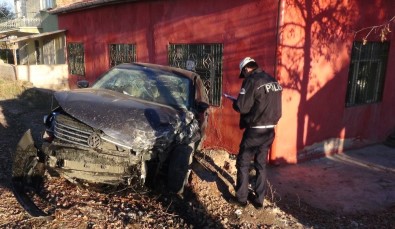 Aksaray'da Otomobiller Çarpıştı Açıklaması 3 Yaralı