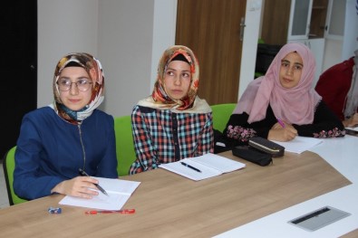 Erzincan'da Gençler Osmanlıca Öğreniyor
