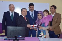 İSMAIL ÇORUMLUOĞLU - Sertifikalarını Almaya Çocuklarıyla Geldiler