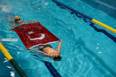 Taşköprü'de Engelli Çocuklardan Yüzme Gösterisi Yapı