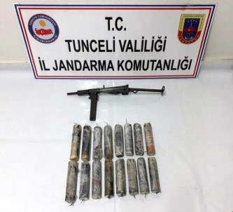 Tunceli'de Sığınakta Patlayıcı Ve Makinalı Tüfek Ele Geçirildi
