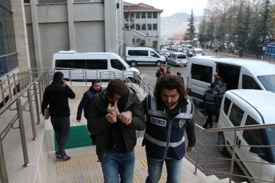 Zonguldak'ta Fuhuş Operasyonu Zanlıları Adliyeye Sevk Edildi