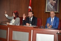 İNSANLIK DRAMI - İzmit'te Yılın Son Meclis Toplantısı Yapıldı