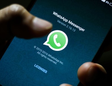 WhatsApp mesajlarınıza sizin yerinize cevap verecek