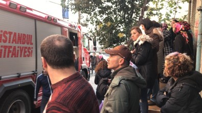 Beyoğlu'nda Yangın Paniği, Mahalleli Sokağa Döküldü