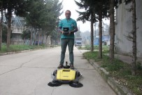 DUYMA ENGELLİ - Engelliler İçin Uzaktan Kumandalı Temizlik Robotu