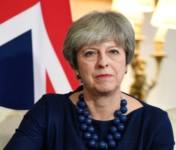 İngiltere Başbakanı May'e Suikast Girişimi Engellendi