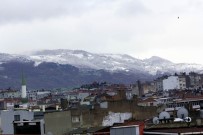 YAĞIŞLI HAVA - Samsun'un Yüksek Kesimleri Beyaza Büründü