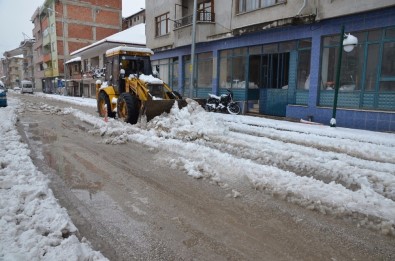 Yığılca Belediyesi'nde Yoğun Kar Mesaisi