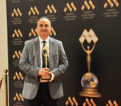 KARİYER ZİRVESİ - 'Yılın Tıp Adamı' Ödülü Op. Dr. Erdal Cücük'e
