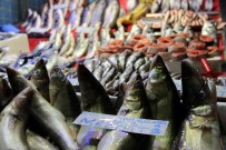 BALIK PAZARI - Balık Fiyatları El Yakıyor