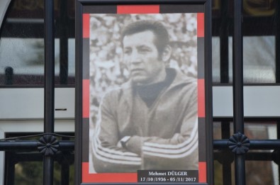 Eskişehirspor'un Eski Kaptanlarından Mehmet Dülger Son Yolculuğuna Uğurlandı