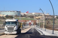 ÖĞRENCİ YURTLARI - Kampüs Yolunda Asfalt Çalışmaları Başladı