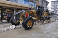 MAHMUT KAŞıKÇı - Yüksekova'da Karla Mücadele Çalışması