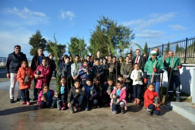 Aliağa'da Okul Bahçeleri Yeşilleniyor