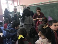 KARıNCALı - Öğrenciler Üşümesin Diye Köy Köy Dolaşıyorlar