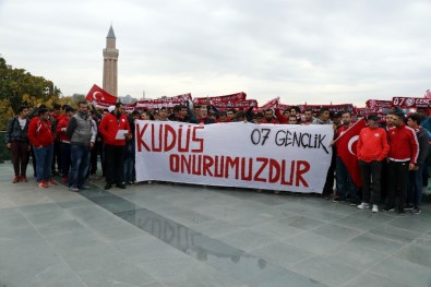 Antalyasporlu Taraftarlardan Alkışlık Hareket
