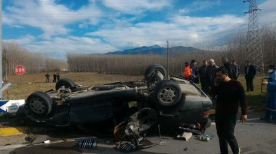 Sakarya'da Trafik Kazası Açıklaması 3 Yaralı