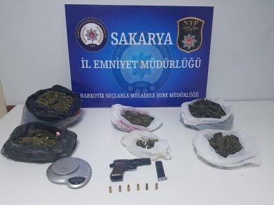 Sakarya'da Uyuşturucu Operasyonunda 5 Tutuklama