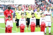 ALPER ULUSOY - Süper Lig Açıklaması Antalyaspor Açıklaması 0 - Gençlerbirliği Açıklaması 0 (İlk Yarı)