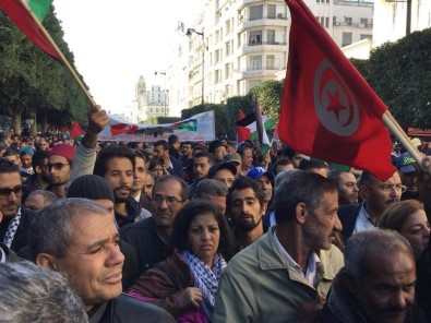 Tunus'ta Yüzlerce Kişi Trump'ın Kudüs Kararını Protesto Etti