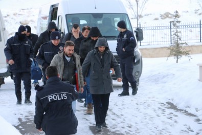 11 Polise FETÖ'den Tutuklama