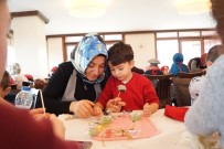 BEYOĞLU BELEDIYESI - Beyoğlu'nda Çocuklar Anneleriyle Çikolata Atölyesi'nde Eğlendi