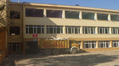 Bilecik'teki 38 Yıllık Anadolu İmam Hatip Lisesi Binası Yıkılıyor