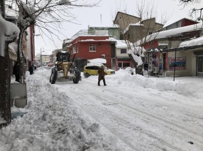 Bingöl Belediyesi Karla Mücadele Çalışmalarını Sürdürüyor