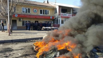Bolu'da Nakliyeciler Lastik Yakarak Eylem Yaptı