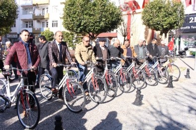 Büyükşehir'den Muhtarlara Bisiklet Jesti