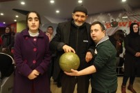 ENGELLİ SPORCULAR - Büyükşehirli Engelli Sporcular, Aile Büyükleriyle Doyasıya Eğlendi