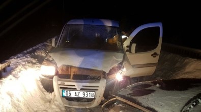 Eleşkirt'te Trafik Kazası Açıklaması 2 Yaralı