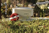 BARıŞ YARKADAŞ - Gazeteci Abdi İpekçi Mezarı Başında Anıldı
