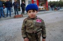 TAHIR ŞAHIN - Gazi Babasını Asker Selamıyla Karşıladı