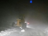 Kardan Kapanan Yolda 10 Saat Mahsur Kalan 6 Kişi Kurtarıldı