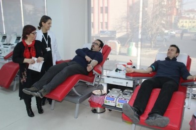 Kızılay Kan Bağış Merkezi Yenilenen Yerinde Bağışçılarını Bekliyor