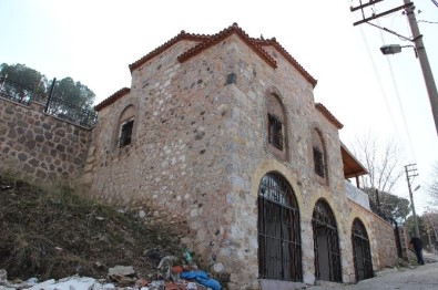 700 Yıllık Darphane Binası Kaderine Terk Edildi