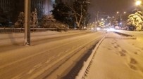 SOĞUK HAVA DALGASI - Samsun'da Tramvaya Kar Ve Buz Engeli