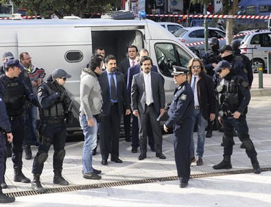 Yunanistan'dan darbeci askerlerle ilgili karar