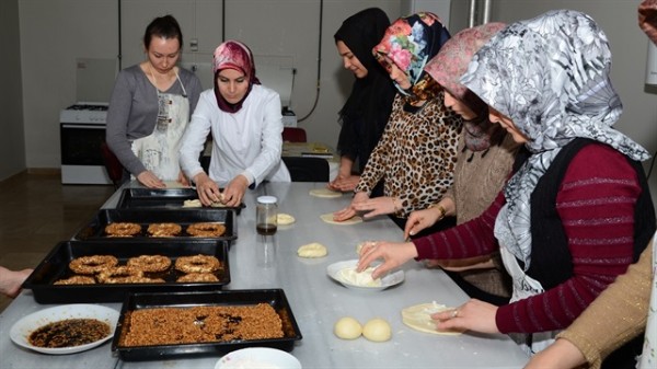 Kadınlar eğlenerek para kazanıyorlar