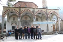 Cemaat Tarihi Camiye Girmeye Korkuyor