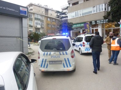 Kadıköy'de Silahlı Çatışma Açıklaması 1'İ Ağır 3 Yaralı