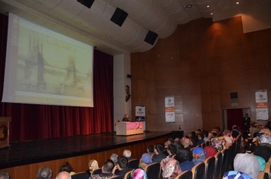 Malatya'da 'Abdülhamid'in Kurtlarla Dansı' Konulu Konferans Düzenlendi