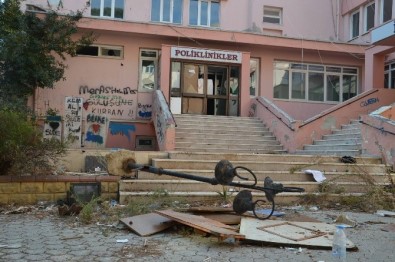 Nazilli'de Eski Hastane Binası Kaderine Terk Edildi