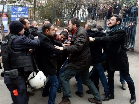 KHK protestosuna polis müdahale etti