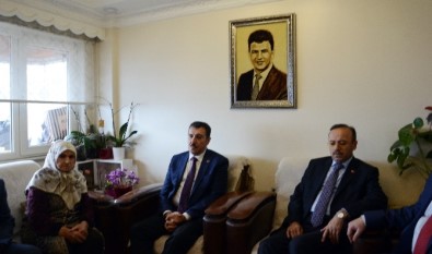 Bakan Tüfenkci'den Vefat Eden Belediye Başkanının Ailesine Taziye