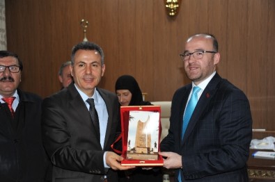 Başkan Yardımcısı Hayrettin Eldemir Muhtarlar İle Birlikte Vali Elban'ı Ziyaret Etti