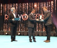 AHMET SELÇUK İLKAN - Radyonun En İyileri Ödüllerine Kavuştu