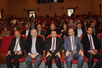 AK Parti Artvin İl Danışma Meclisi Toplantısı'nda Gündem Referandum